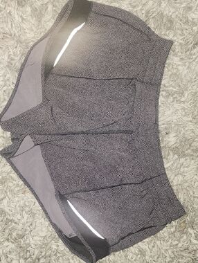 Lululemon Hotty Hot Short II (2.5")Disperse Dusky Lavender Black / Black Size 12